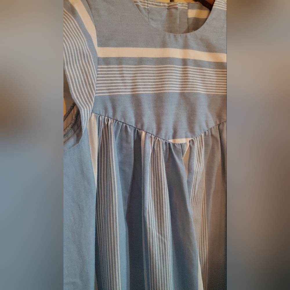 Vintage Aunt Abigail's Attic daydress - Picture 3 of 5